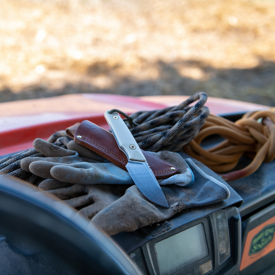 Garage 007 Malloy w/Leather Sheath