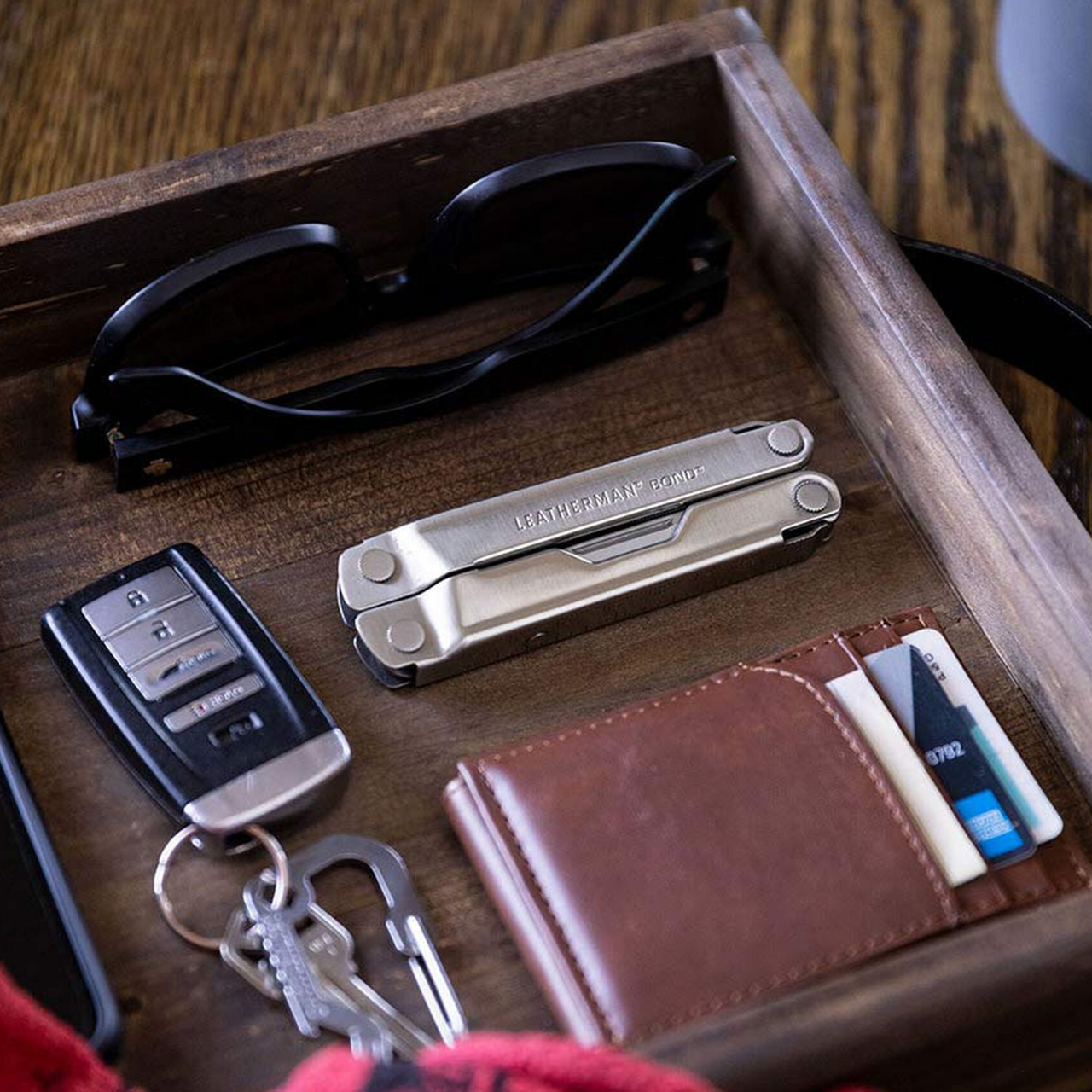 Leatherman Bond™ | Multi Tool | 14 Tools | Lightweight Compact Design ...