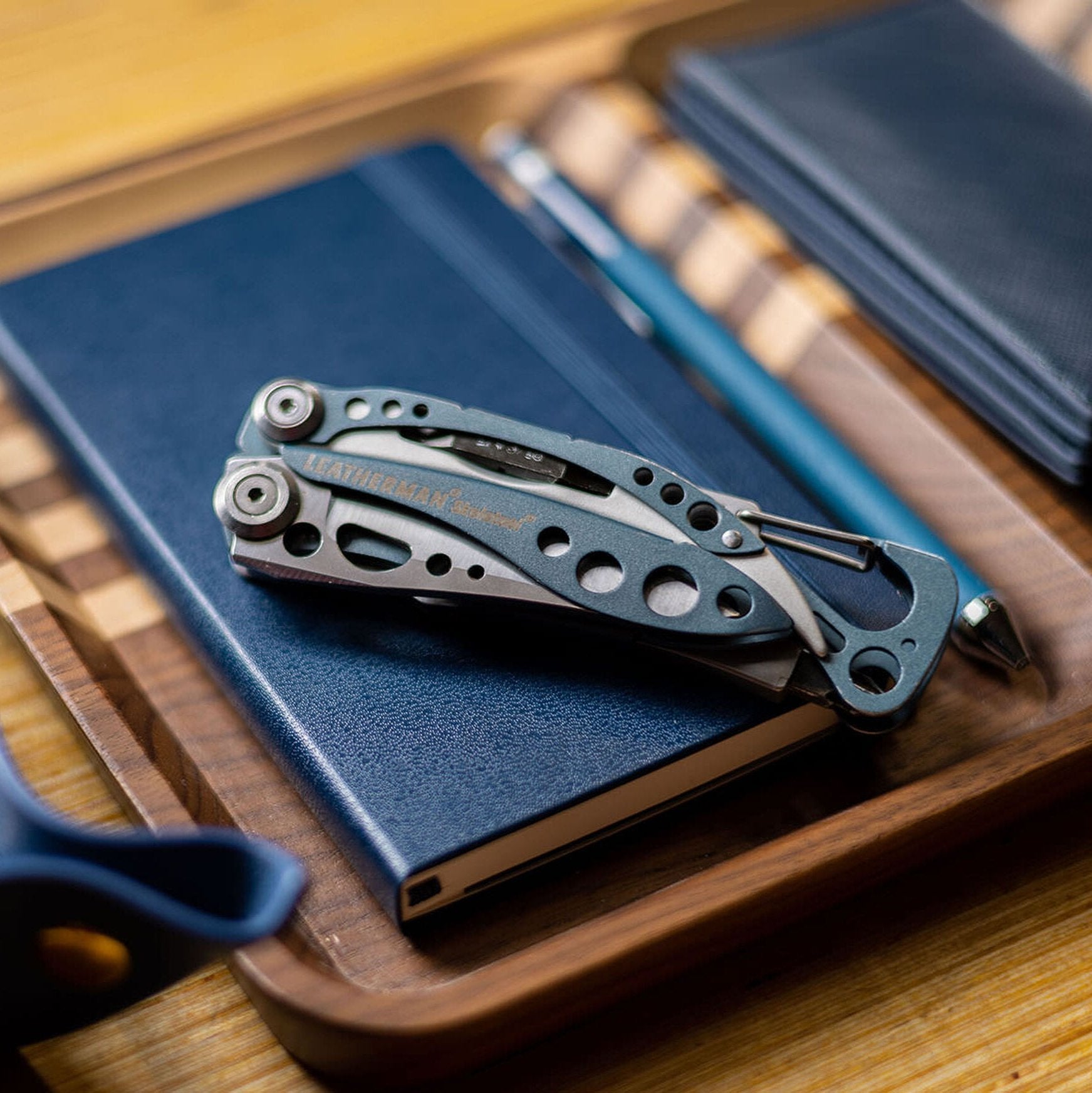 Leatherman Skeletool® | Multi Tool | 7 Tools | Stainless Steel ...